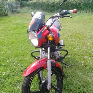 Bajaj Boxer 2025 Red