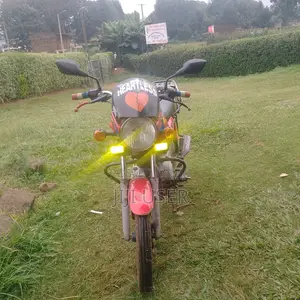 Bajaj Boxer 2025 Red