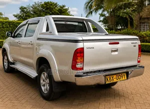 Toyota Hilux 2007 Gold