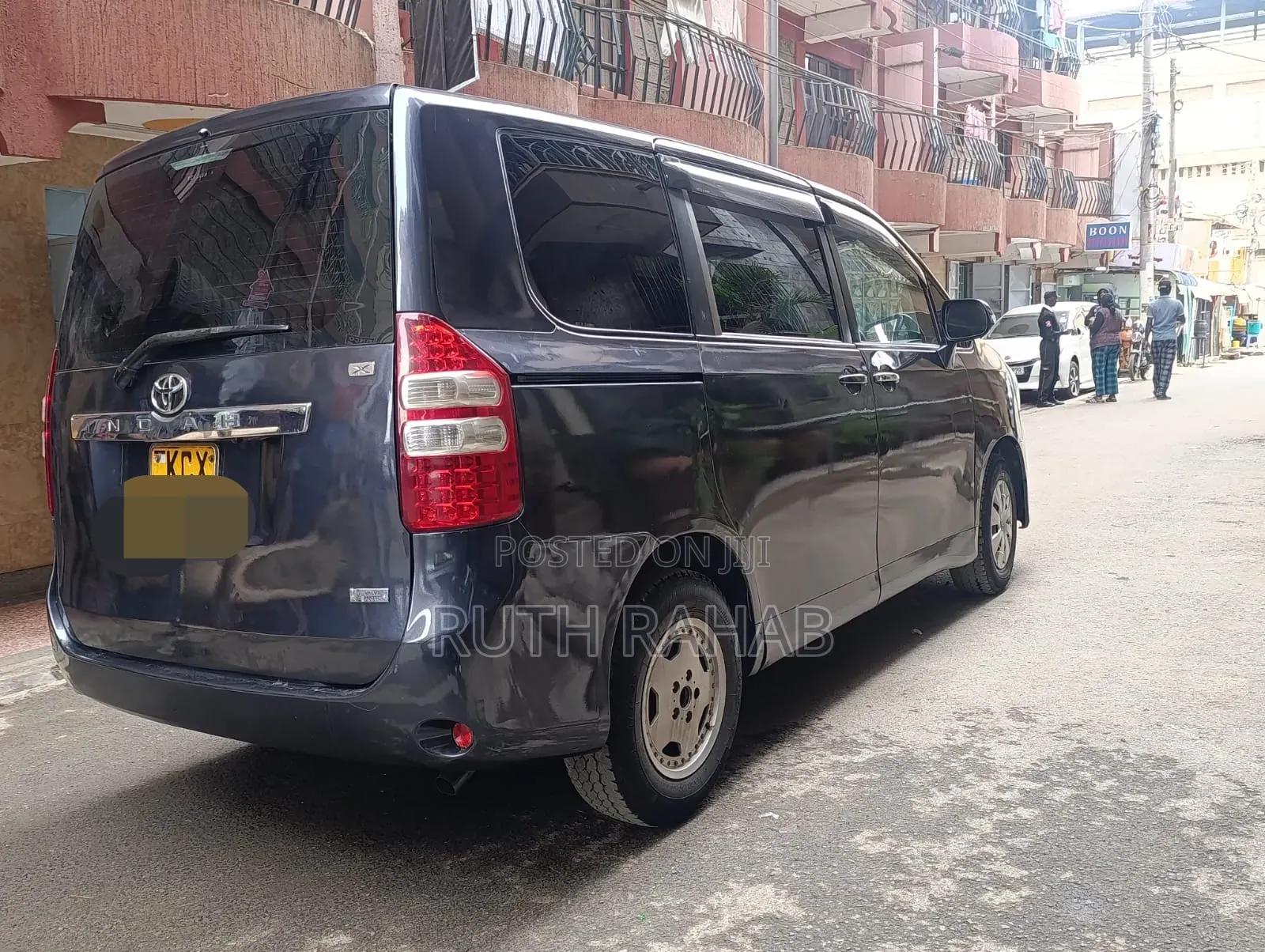Toyota Noah 2012 Blue