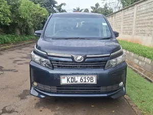 Toyota Voxy X 2WD 8-Seater 2016 Black
