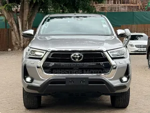 Toyota Hilux 2021 Silver