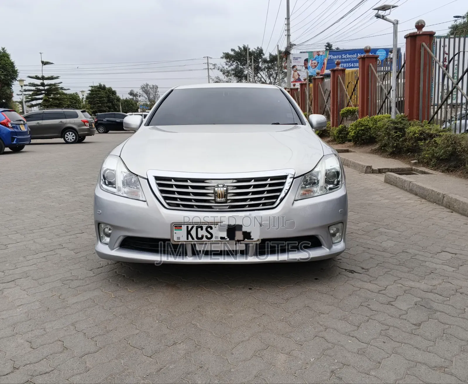 Toyota Crown 2012 Silver