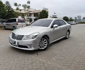 Toyota Crown 2012 Silver