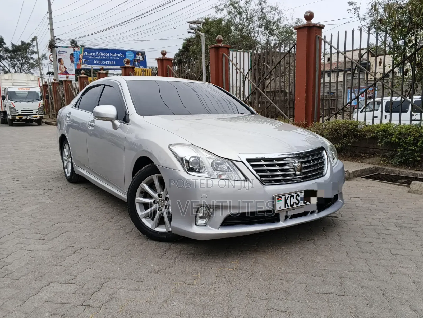 Toyota Crown 2012 Silver