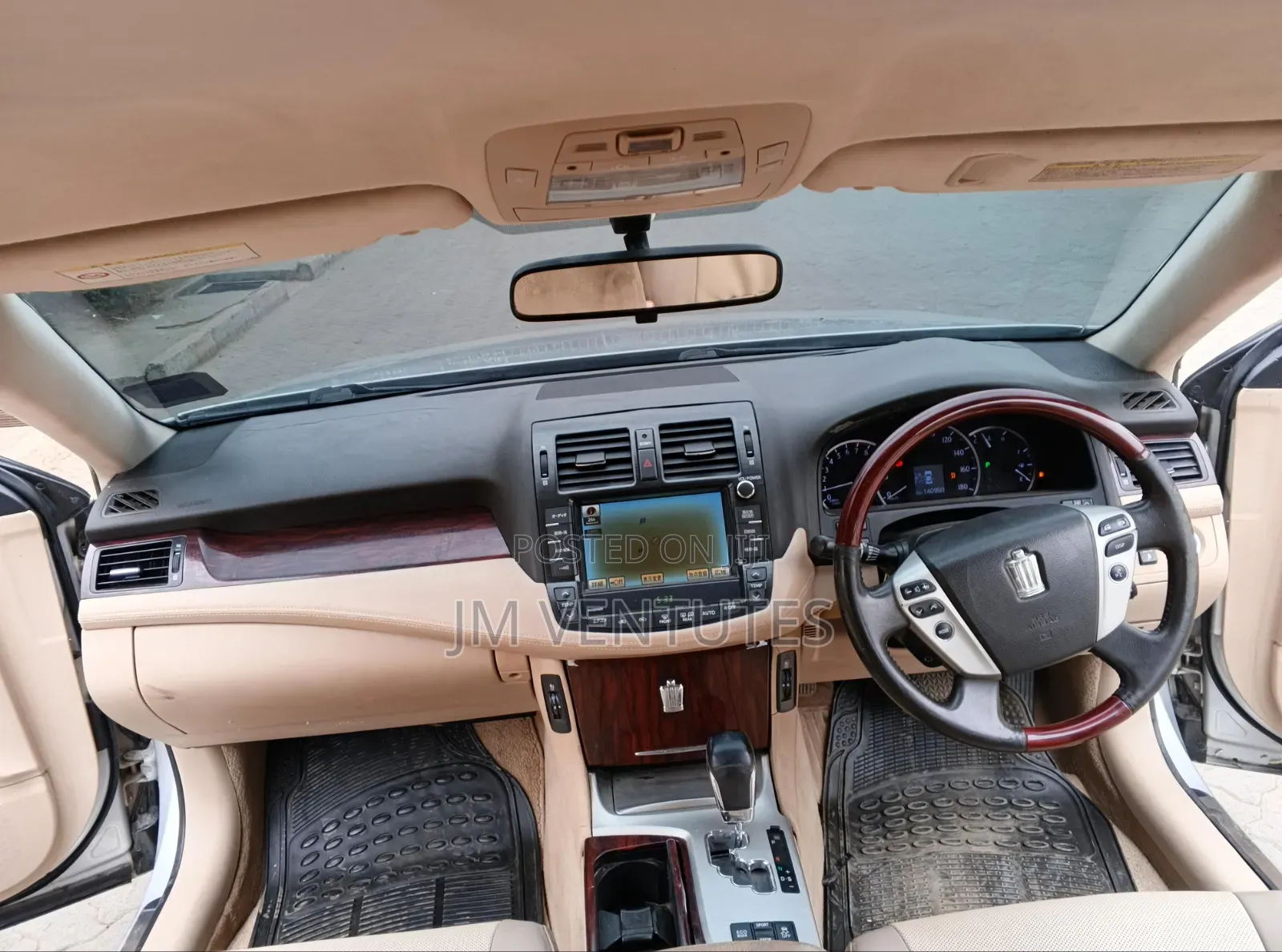 Toyota Crown 2012 Silver