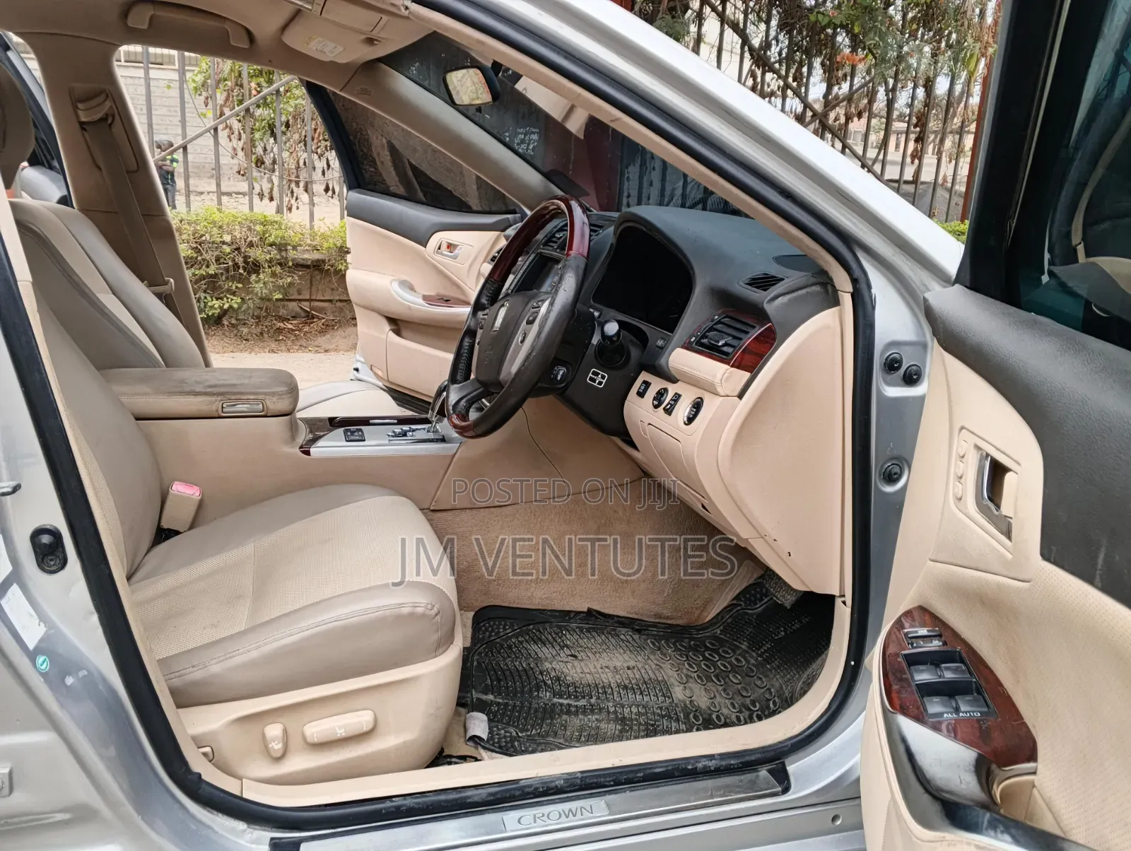 Toyota Crown 2012 Silver