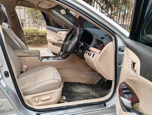 Toyota Crown 2012 Silver