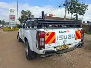 Isuzu D-MAX 2017 White