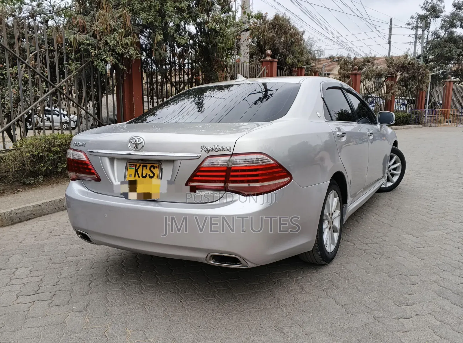 Toyota Crown 2012 Silver
