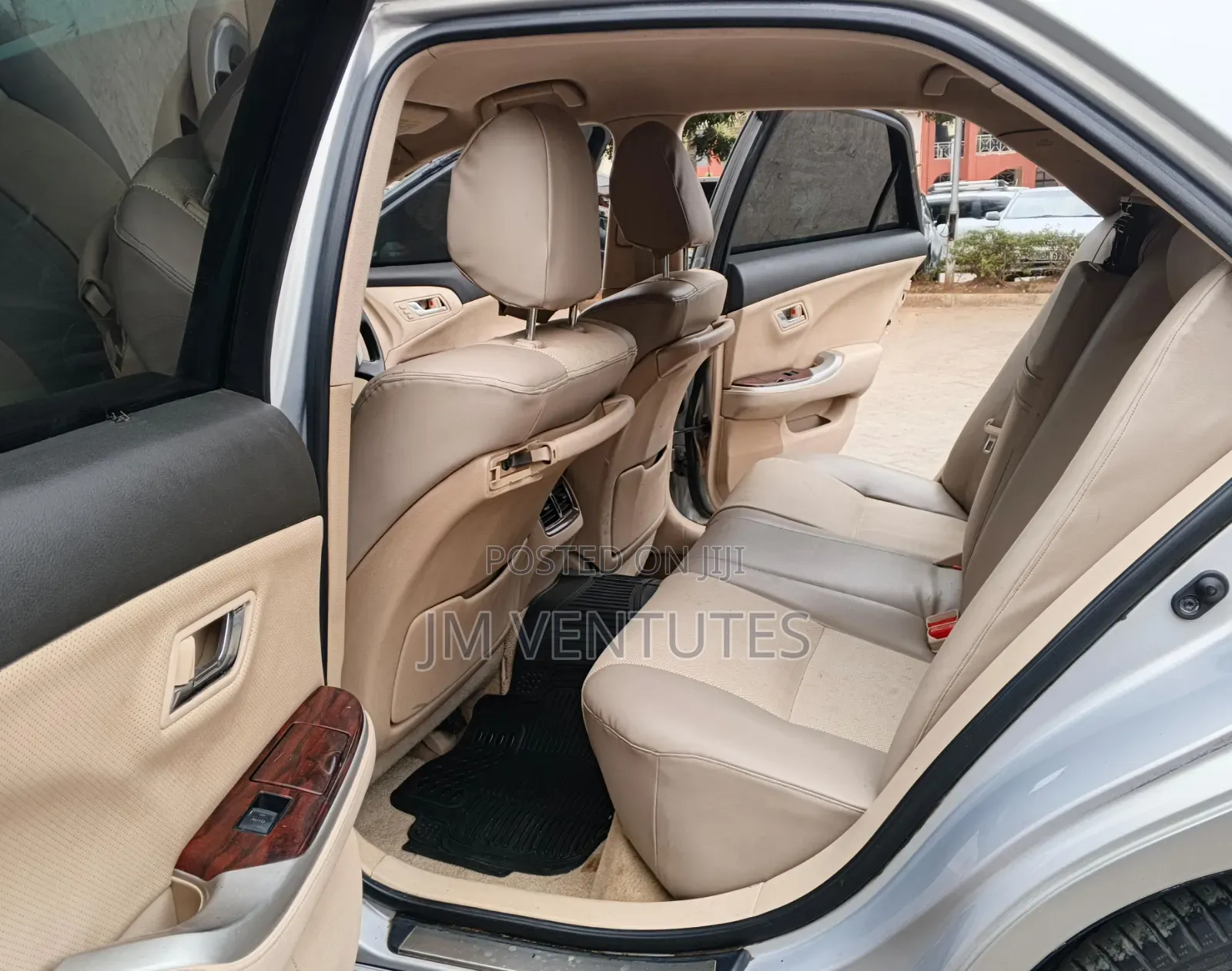Toyota Crown 2012 Silver