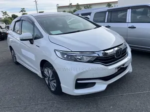 Honda Fit Shuttle 2019 White