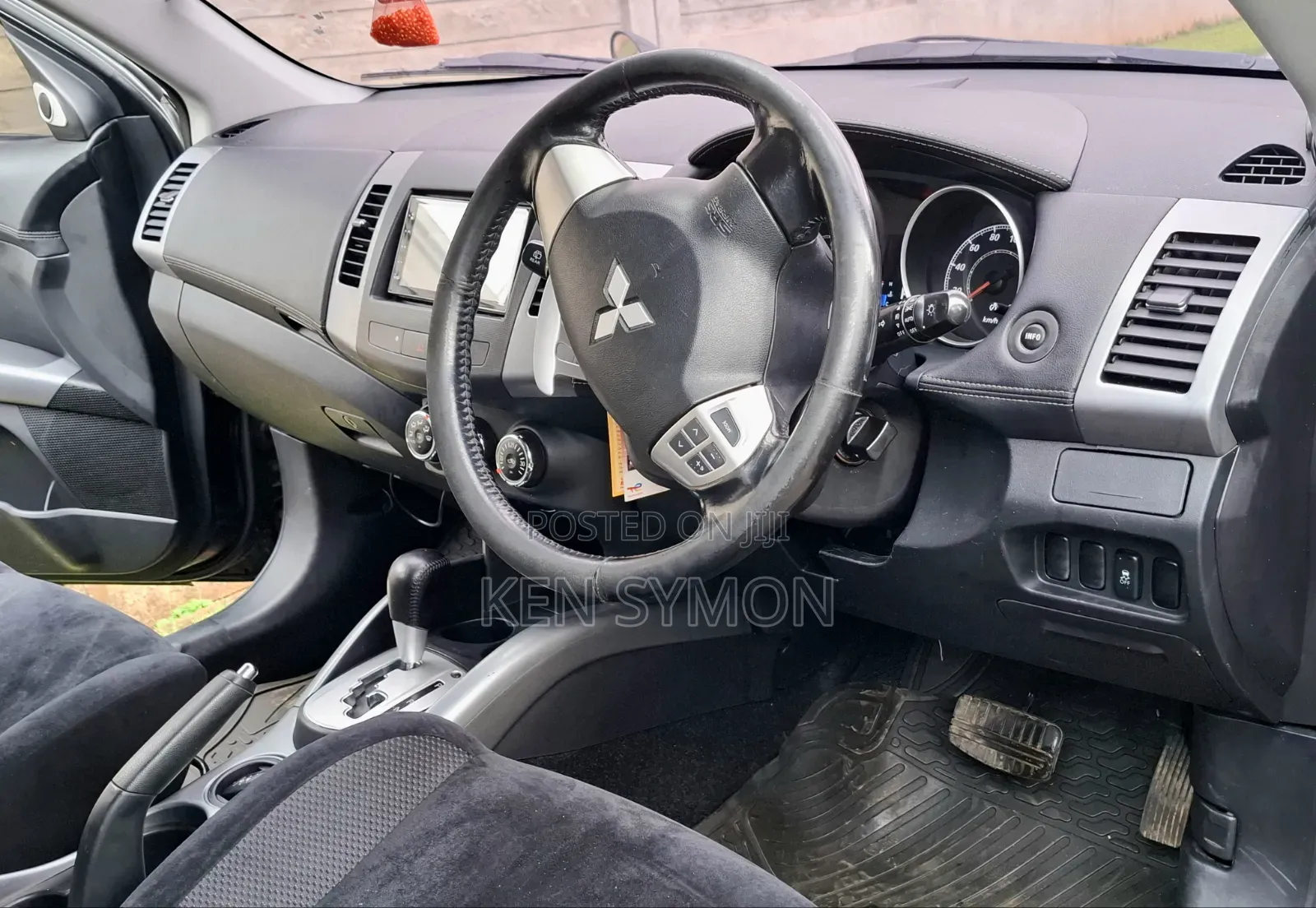 Mitsubishi Outlander 2010 Black