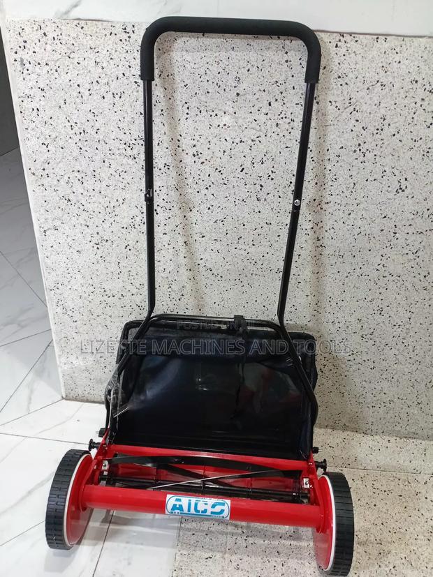 Aico Japan 18" Manual Lawn Mower With Grass Catcher