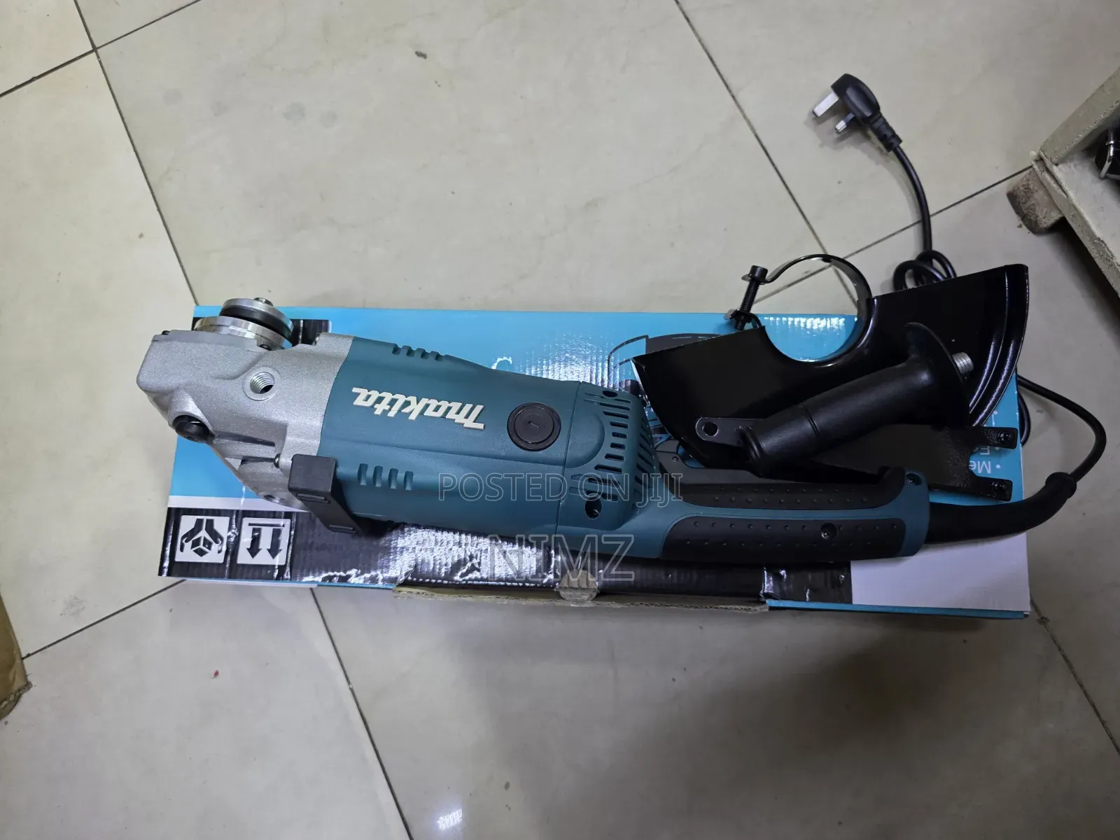 9" Makita Angle Grinder