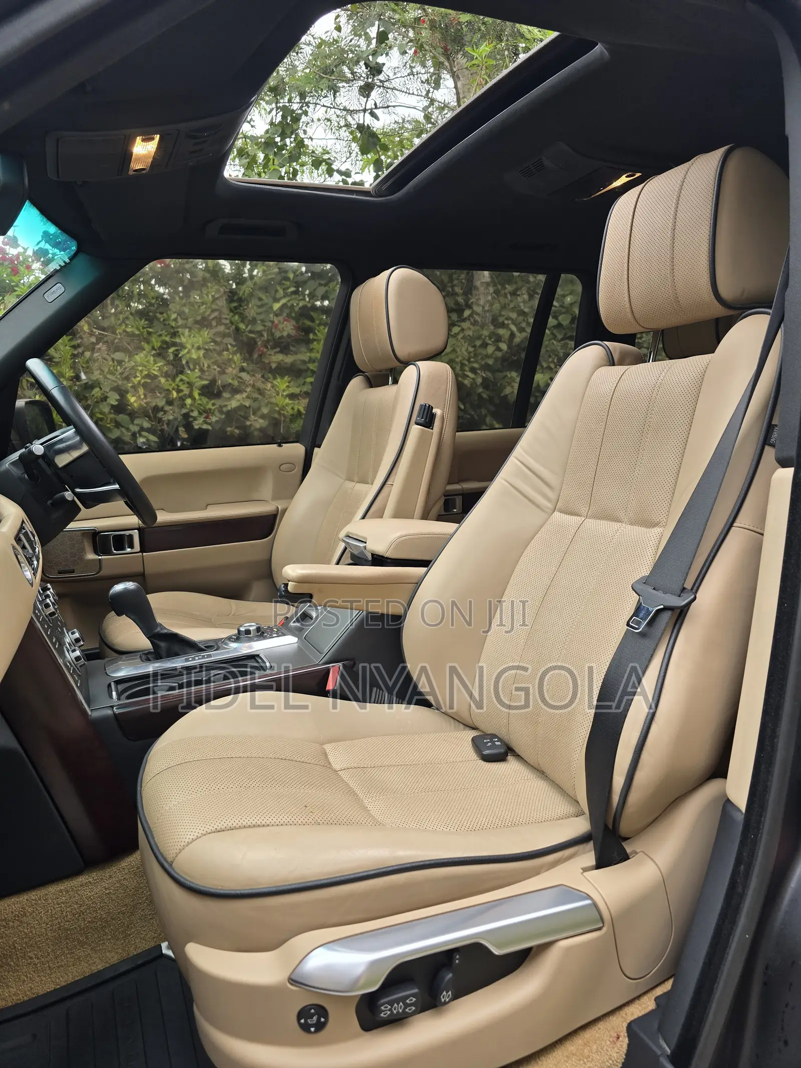 Car 2010 Black