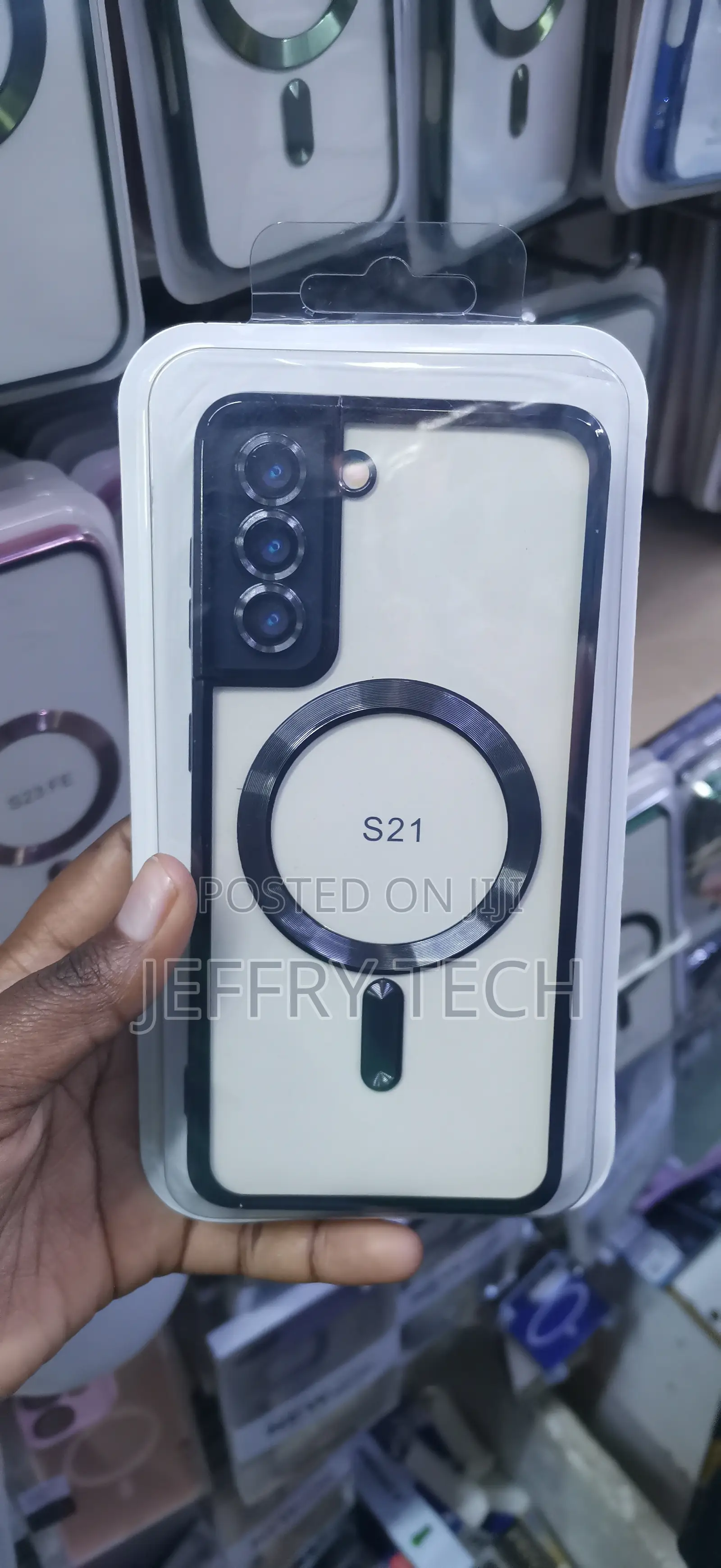 Samsung Galaxy S21 Featuring a MagSafe