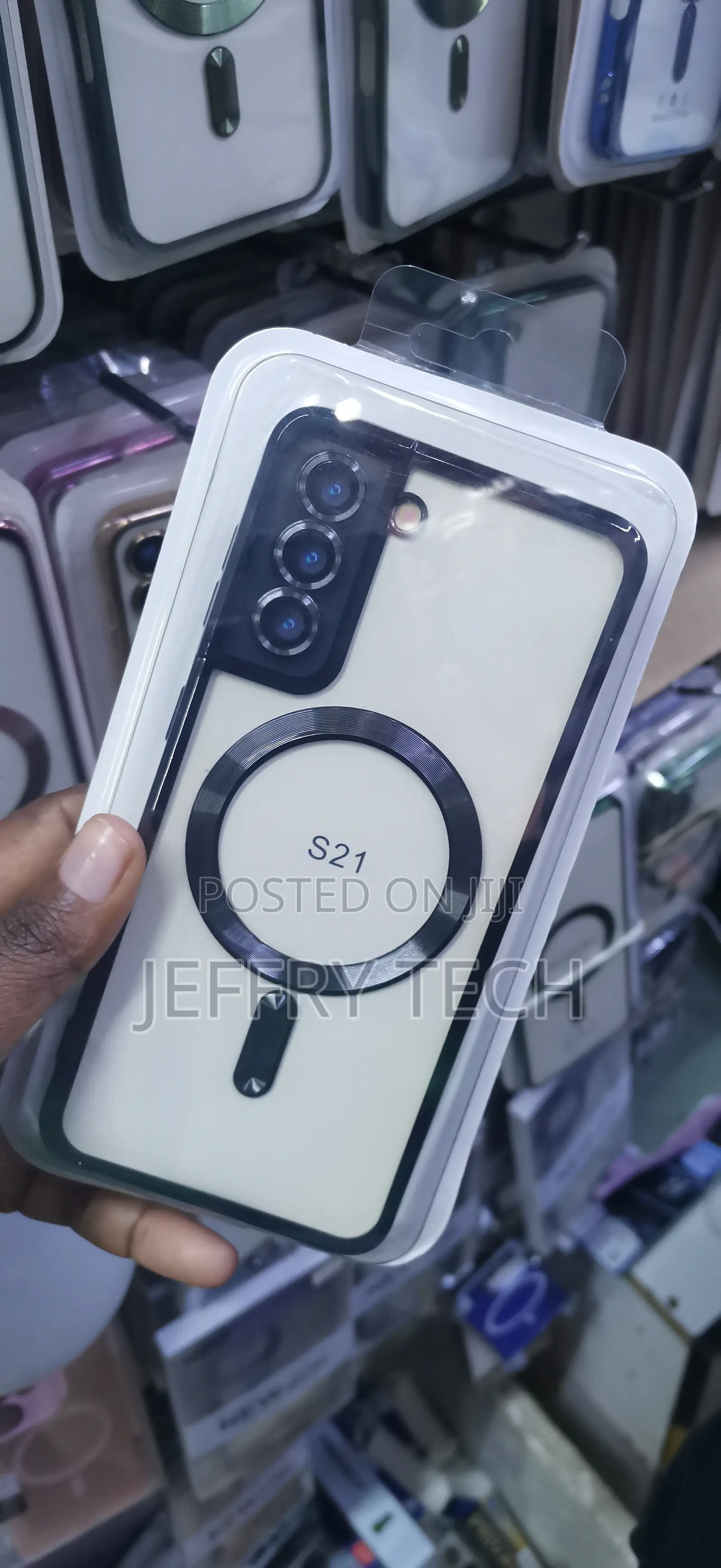 Samsung Galaxy S21 Featuring a MagSafe