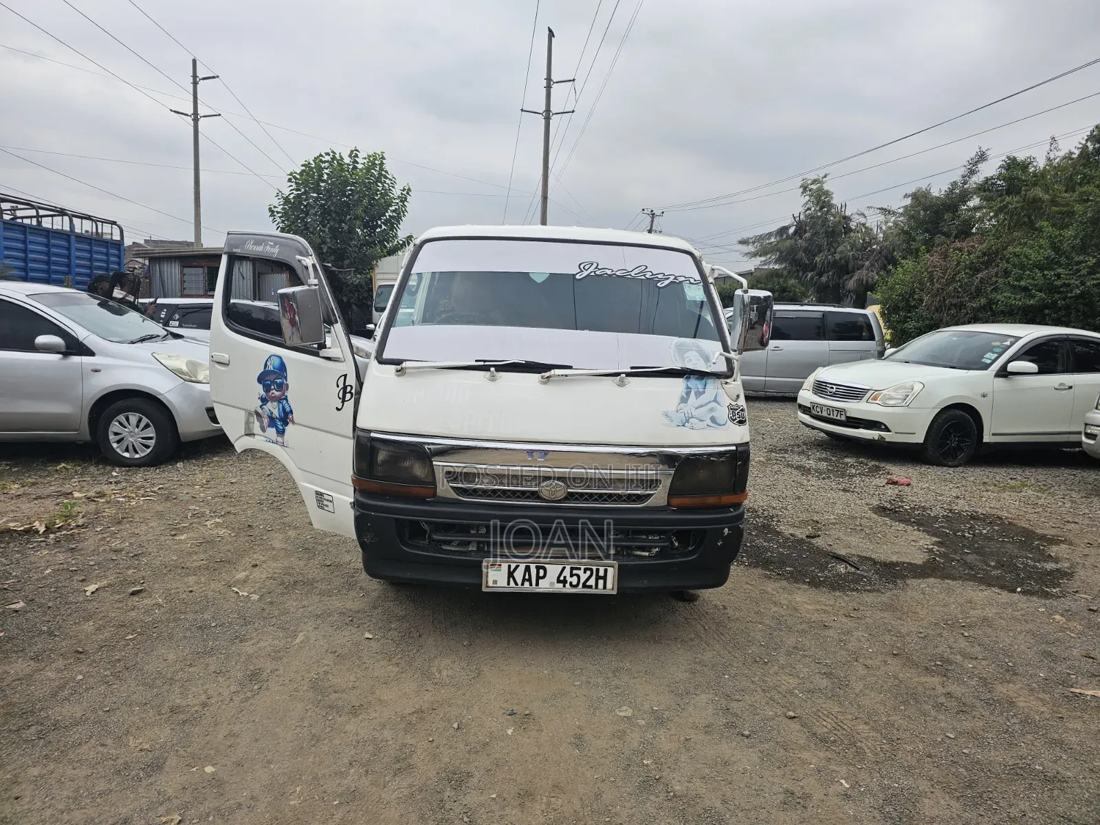 Toyota HiAce 2003 White