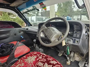 Toyota HiAce 2003 White