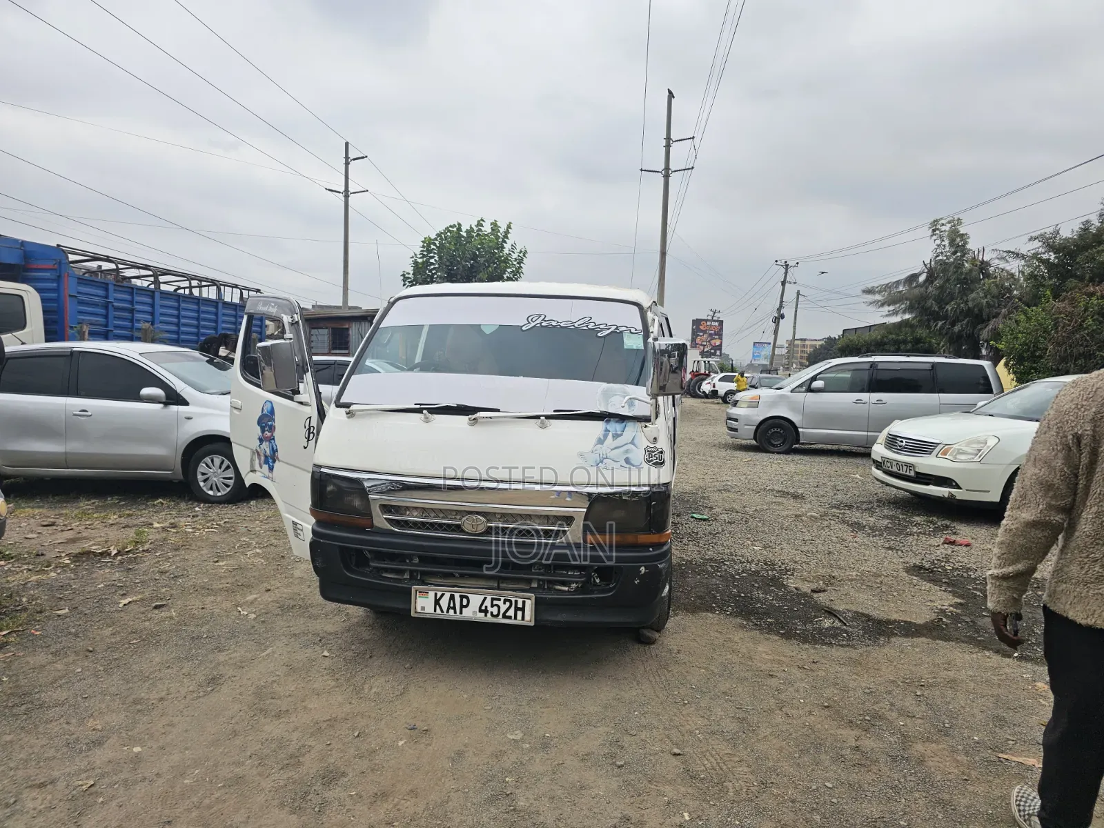 Toyota HiAce 2003 White