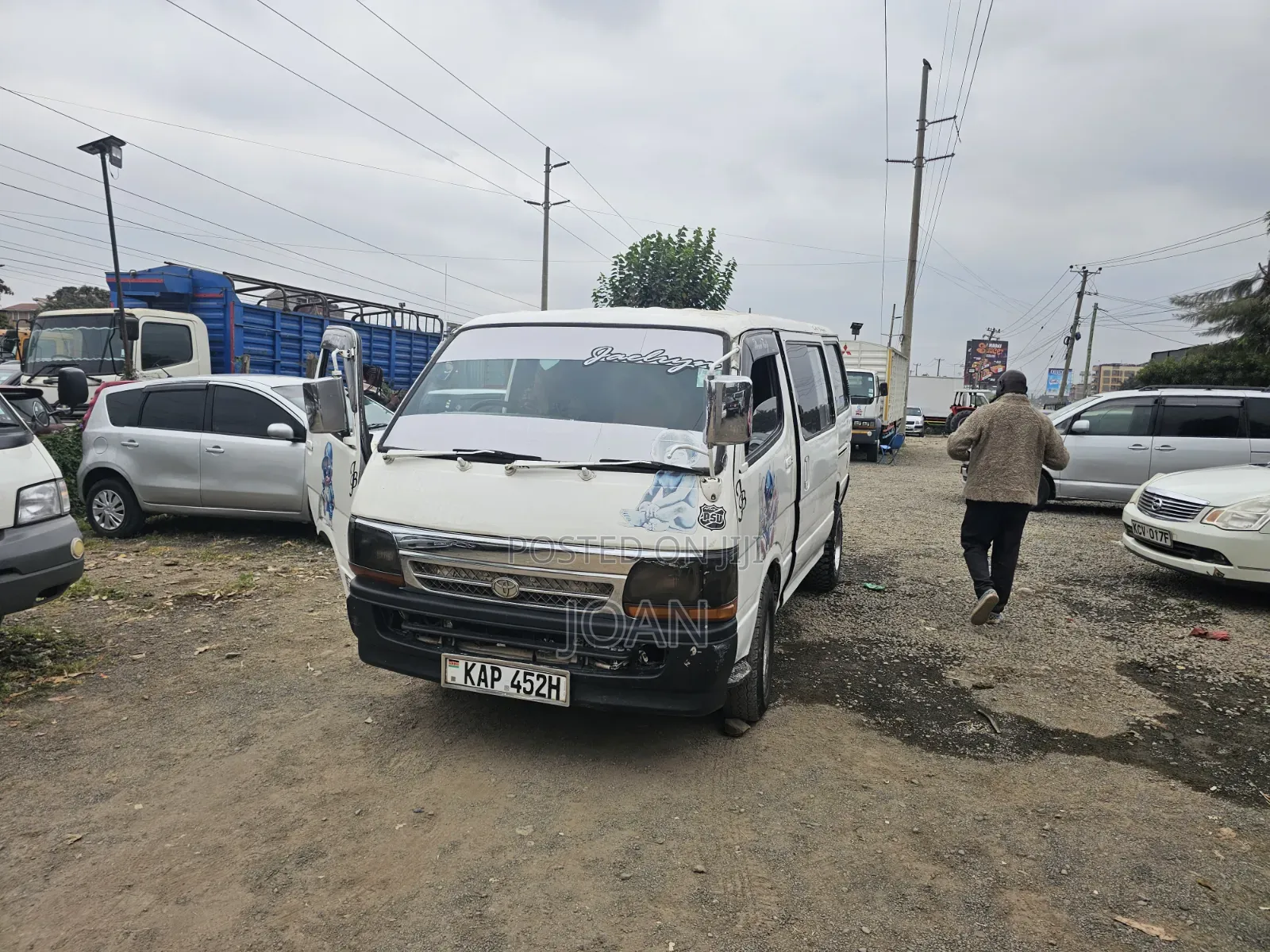 Toyota HiAce 2003 White