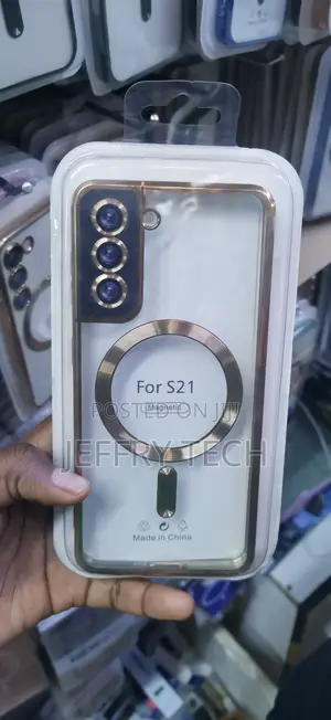 Samsung Galaxy S21 With Built-in MagSafe
