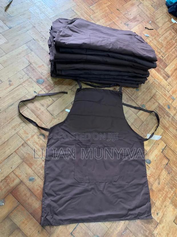 Plain Kitchen Aprons - thumbnail 4