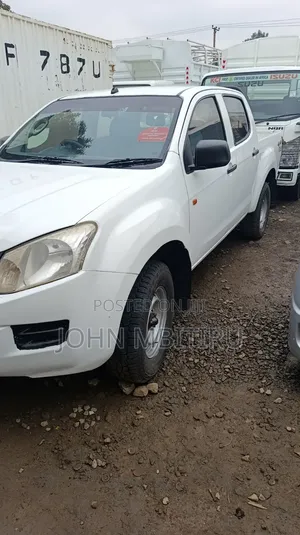Isuzu D-MAX 2013 White