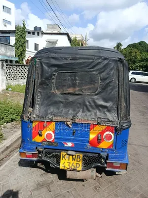 Piaggio 2022 Blue