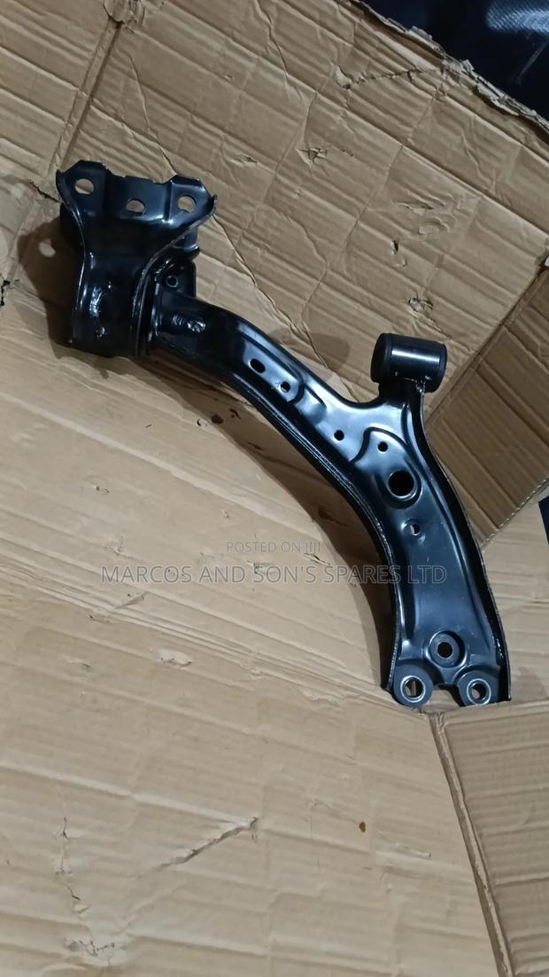 Control Arm Honda CRV Re3,re4,re5