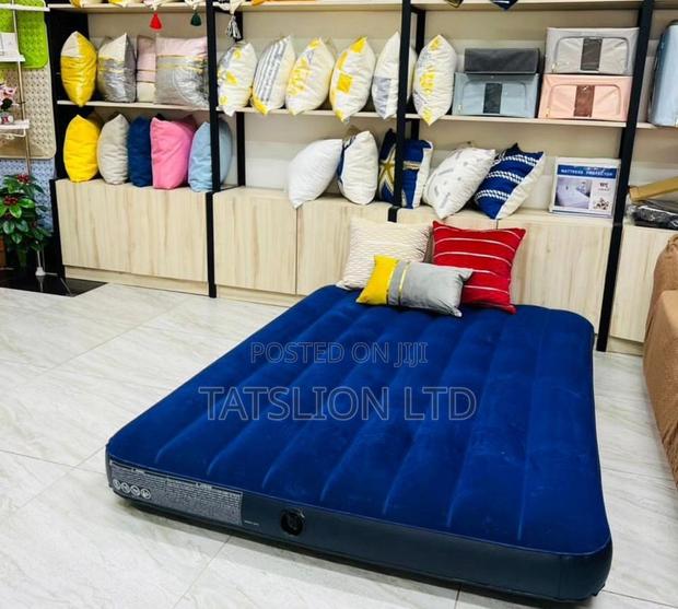 Inflatable Mattress With Free Pump