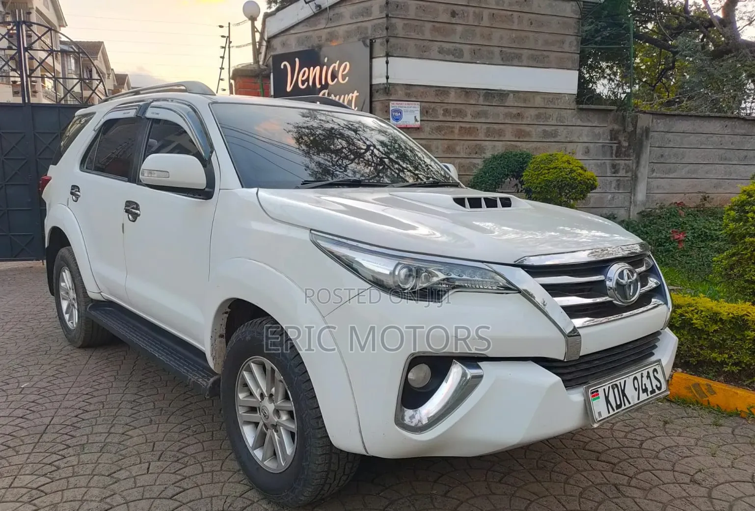 Toyota Fortuner 2015 White