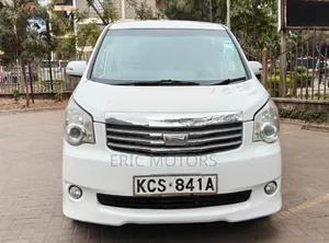 Toyota Noah 2011 White