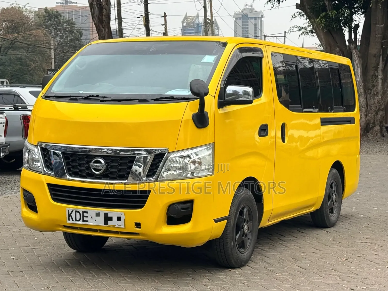 Nissan NV200 2013 Yellow