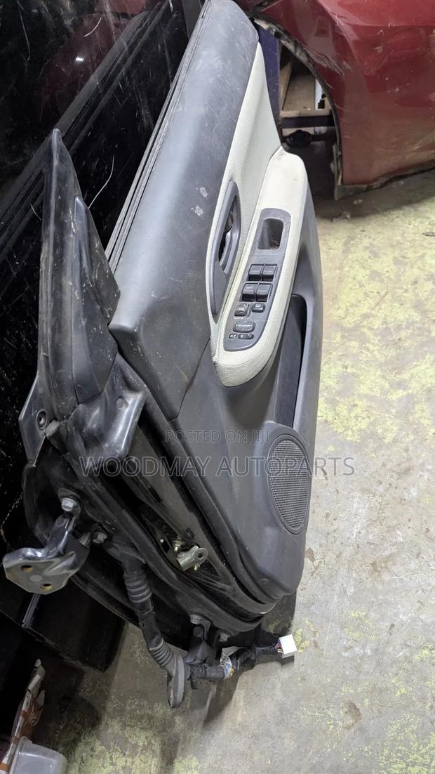Subaru Impreza N12 Front Door - thumbnail 3