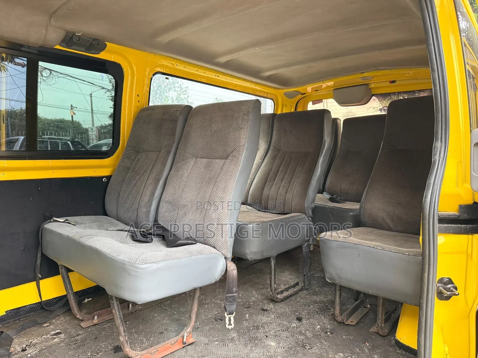 Nissan NV200 2013 Yellow