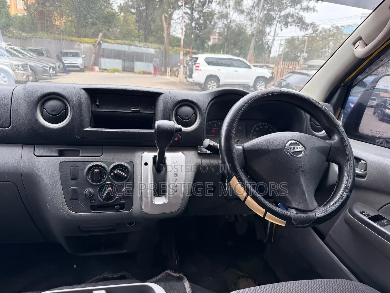 Nissan NV200 2013 Yellow