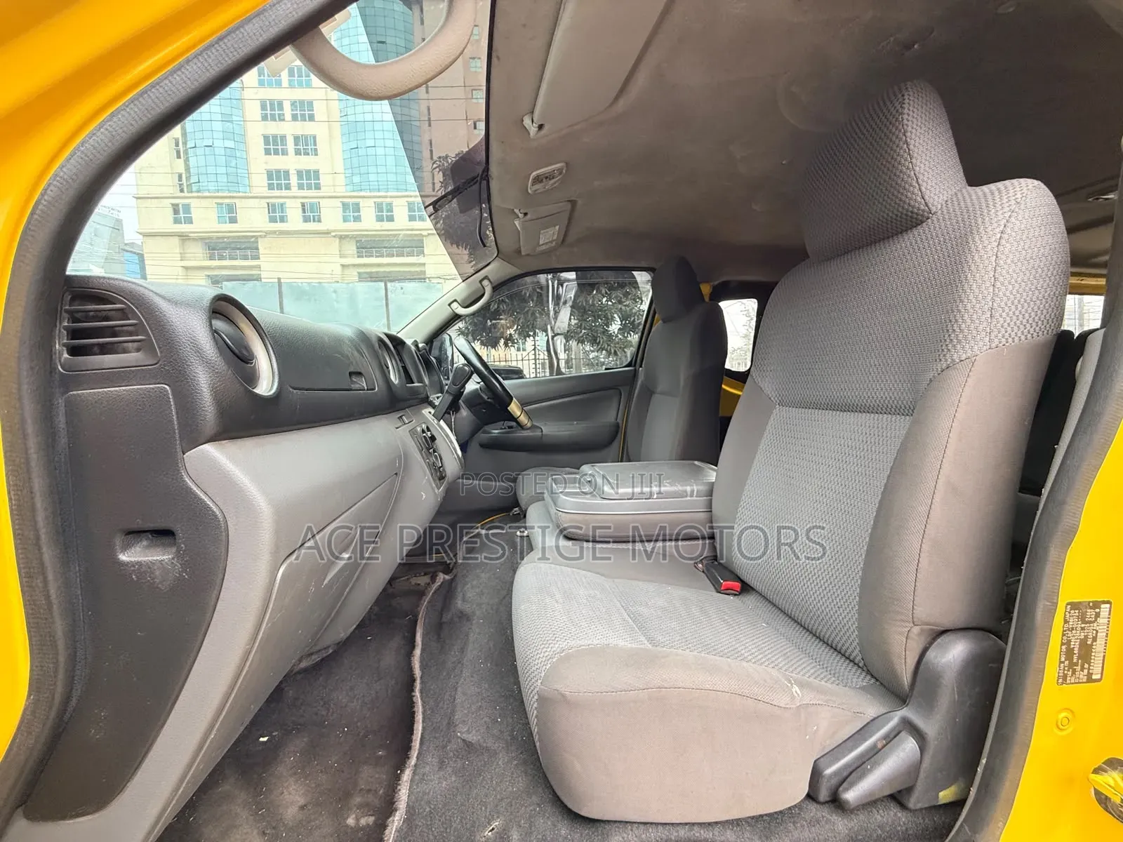 Nissan NV200 2013 Yellow