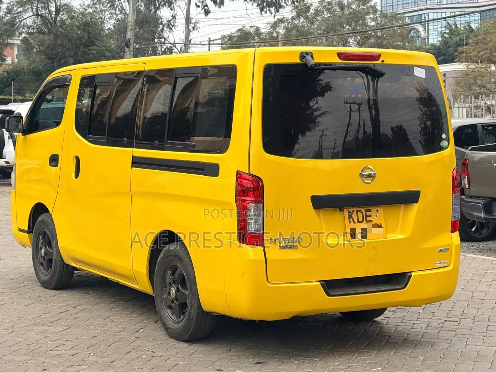 Nissan NV200 2013 Yellow