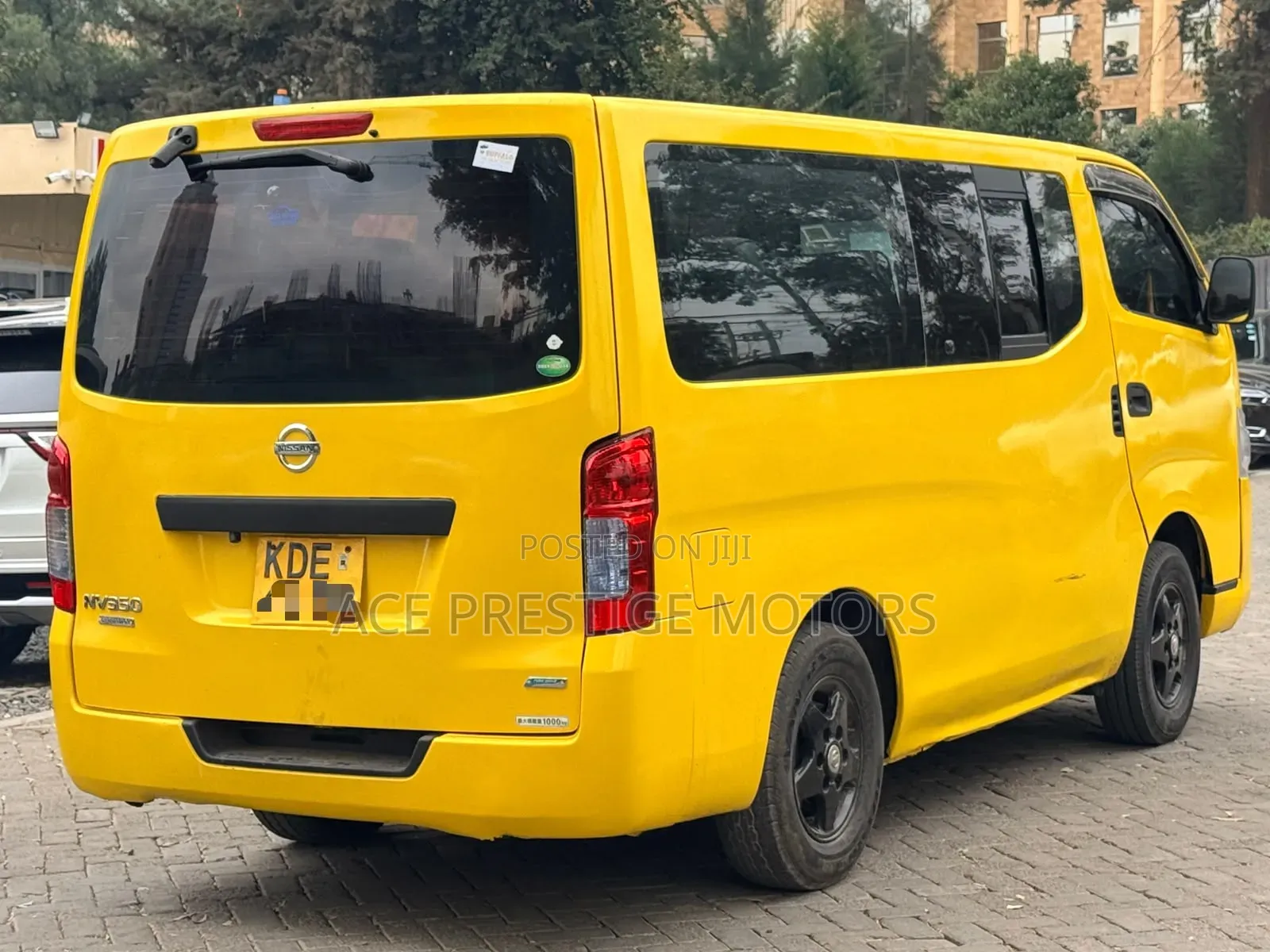 Nissan NV200 2013 Yellow