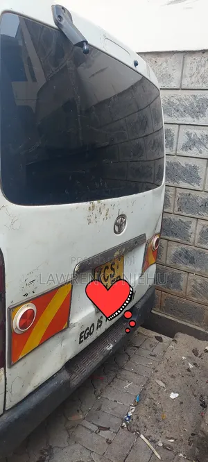 Toyota HiAce 2012 White