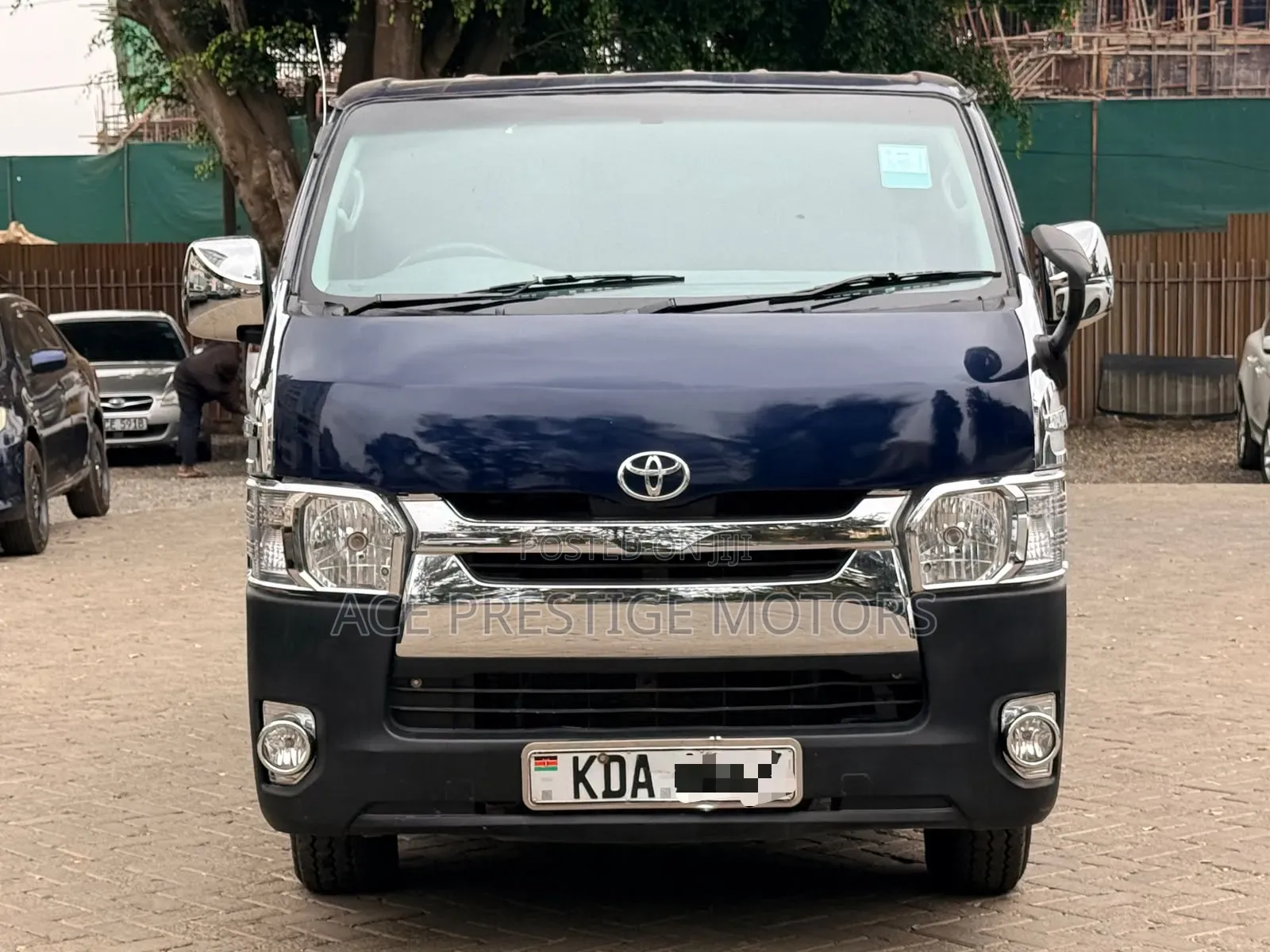 Toyota HiAce 2014 Blue