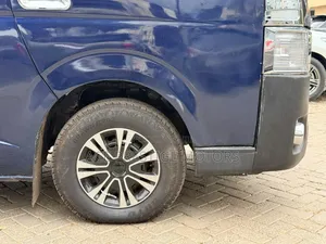 Toyota HiAce 2014 Blue