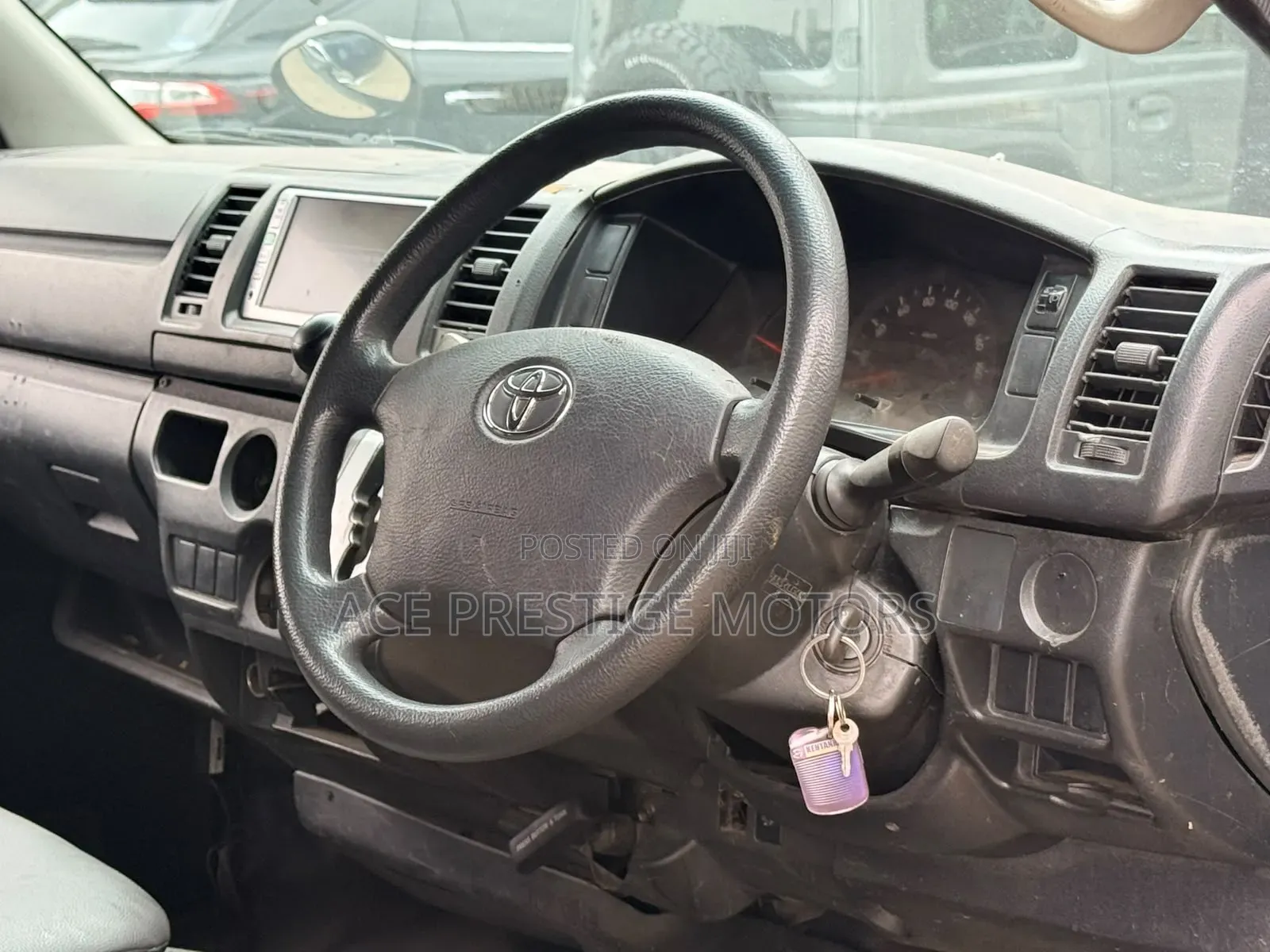 Toyota HiAce 2014 Blue