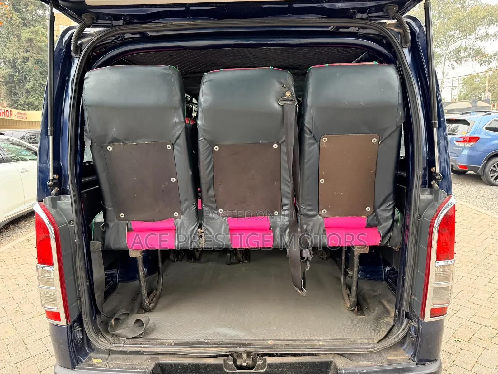 Toyota HiAce 2014 Blue