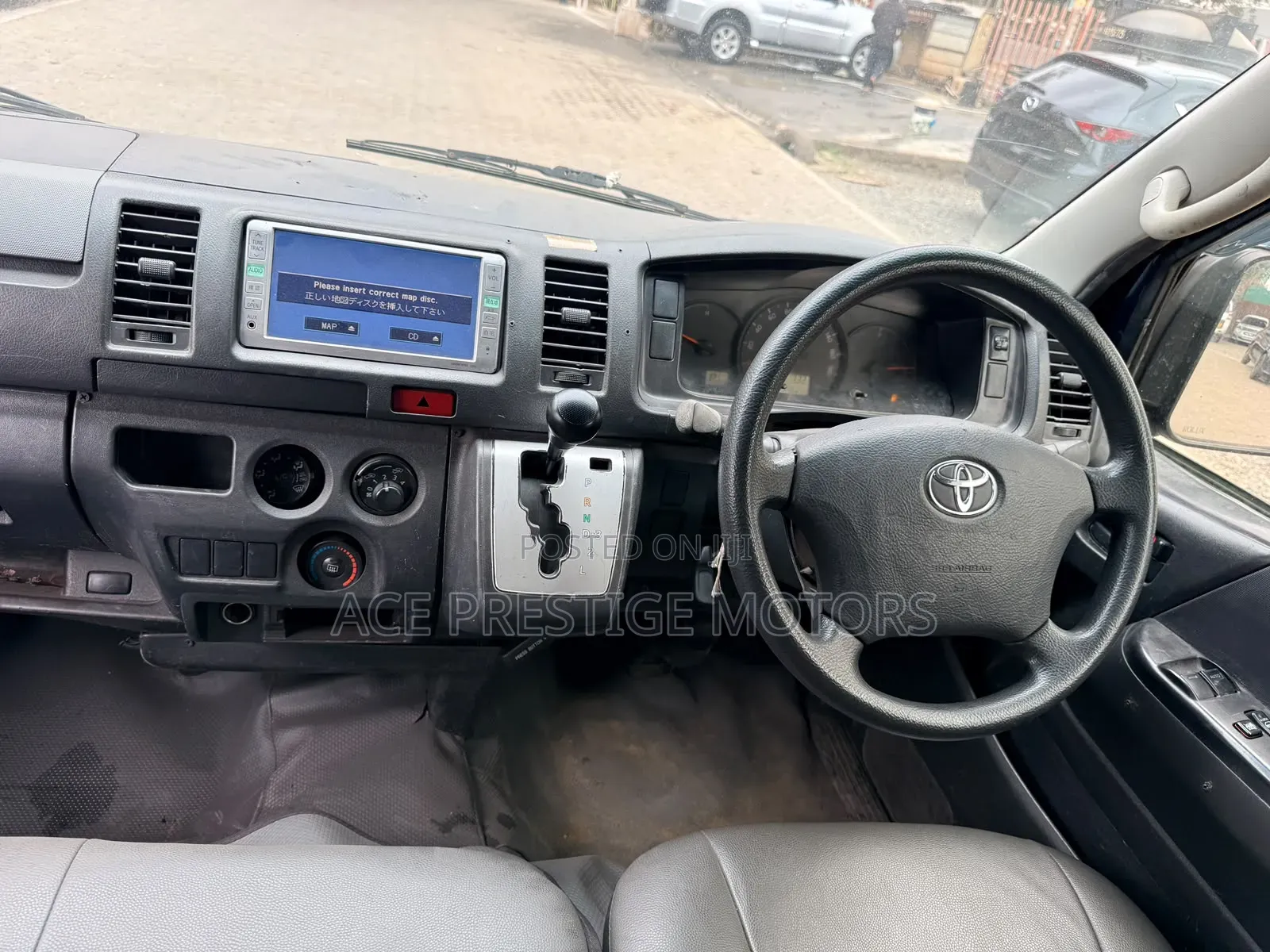 Toyota HiAce 2014 Blue