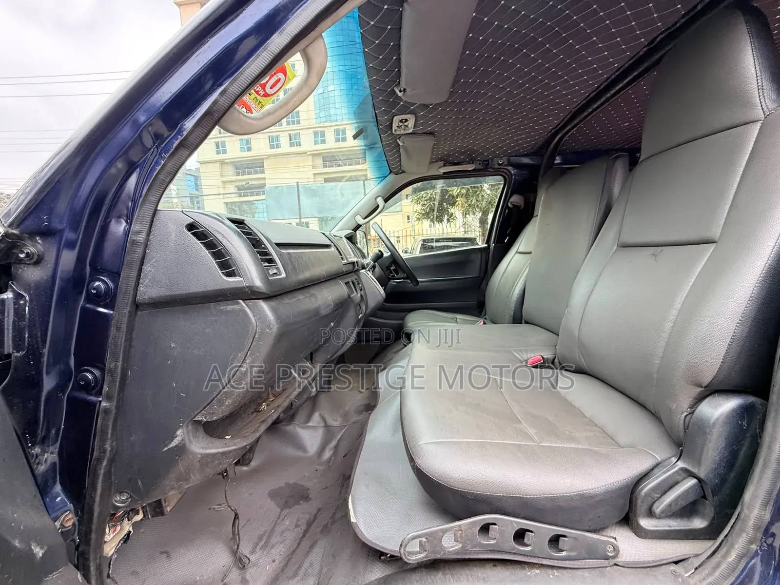 Toyota HiAce 2014 Blue
