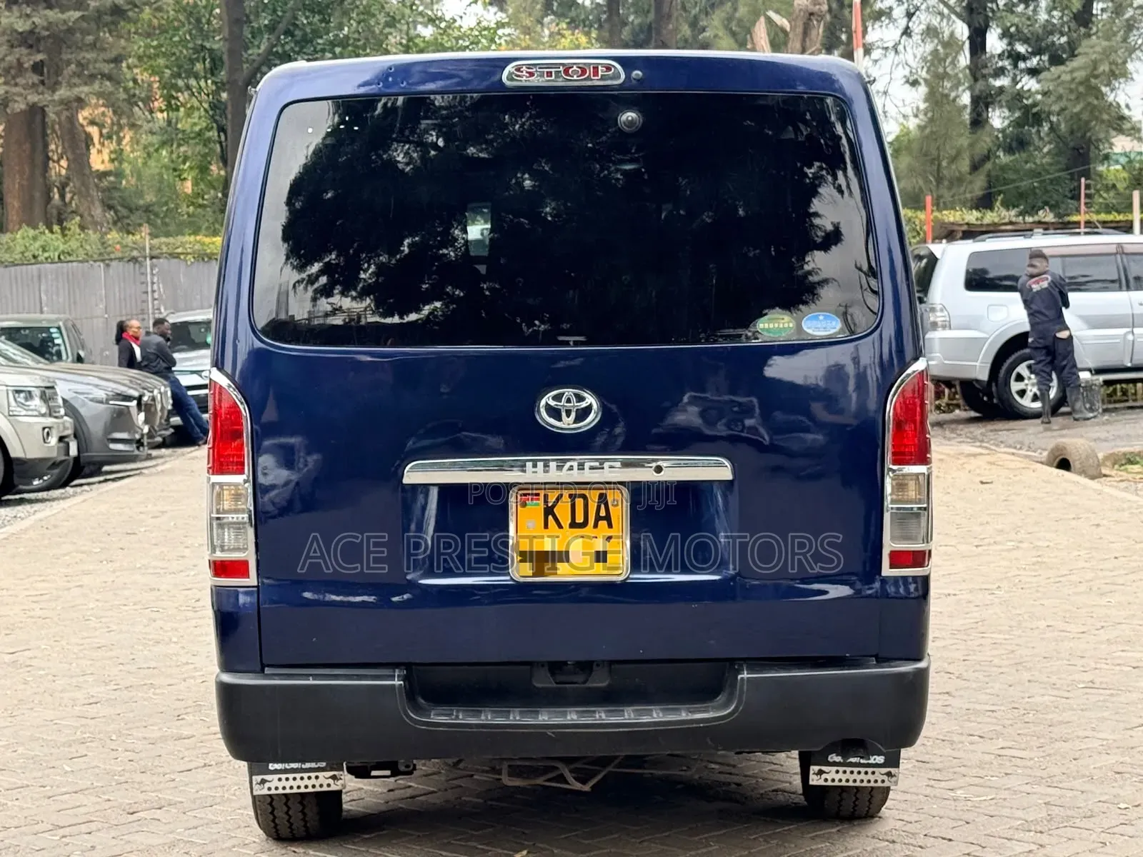 Toyota HiAce 2014 Blue