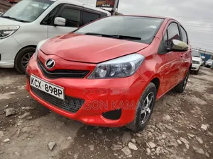 Toyota Vitz 2012 Red